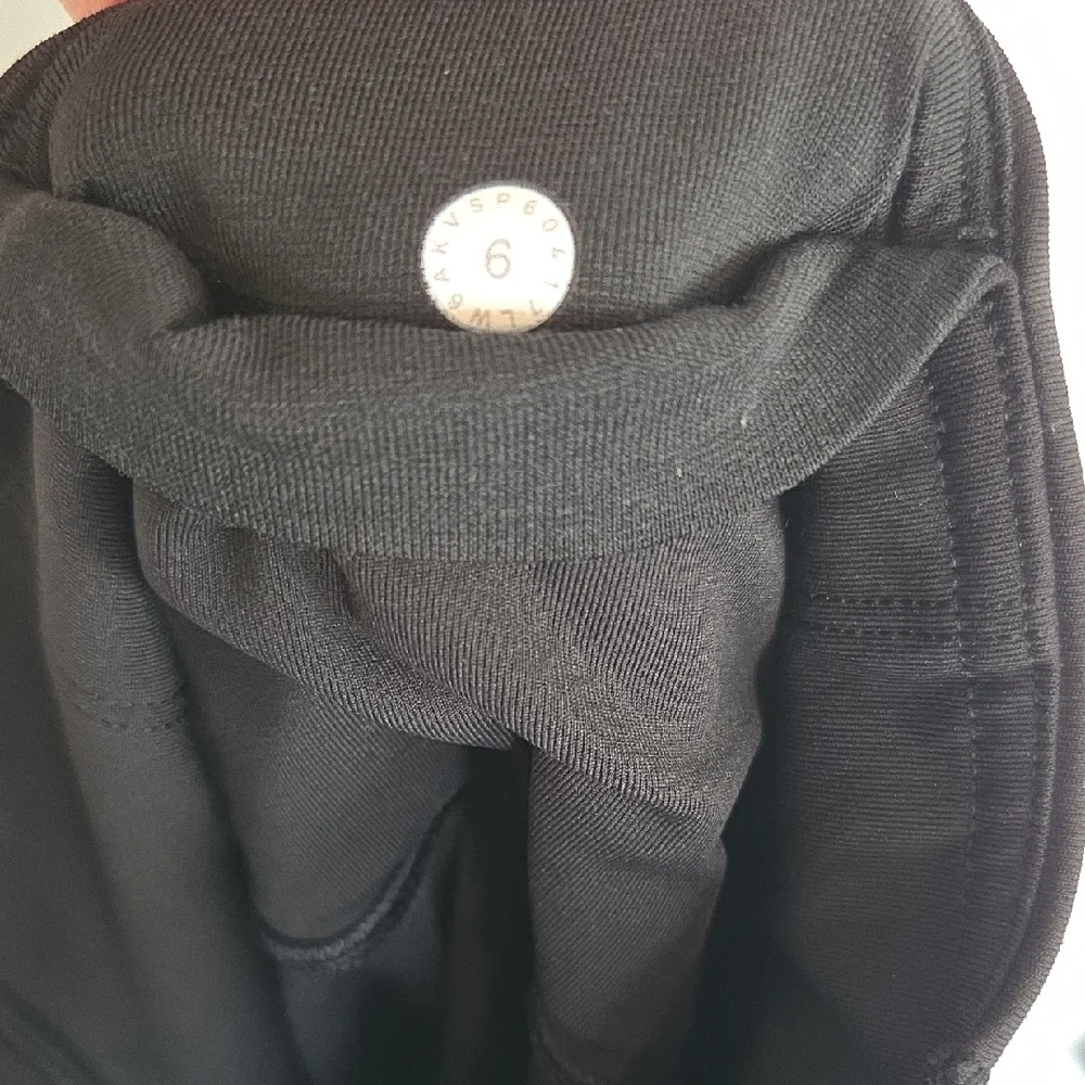Lululemon Black Cropped Leggings